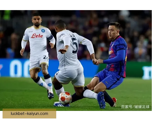 梅赫伦中路渗透表现稳健,球队攻击效率持续提升 梅赫伦中路渗透表现稳健,球队攻击效率持续提升