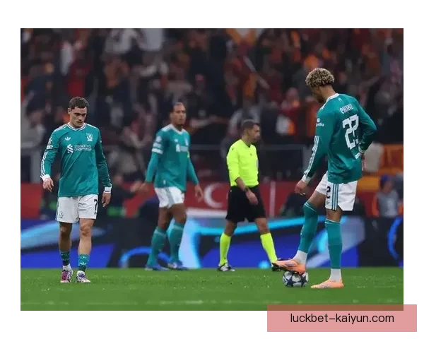 加拉塔萨雷边路进攻状态回暖，整体表现值得关注